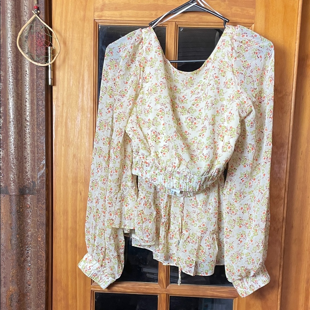 SKY TO MOON SET-Floral Women's skirt and blouse, Size M